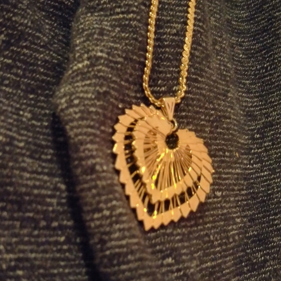 Vintage Gold Tone Wired Double Heart Pendant - Picture 3 of 8